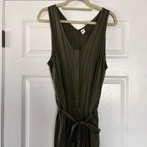 Silky Olive Green Jumpsuit Old Navy Buttons Belt Pockets Never Worn  XL